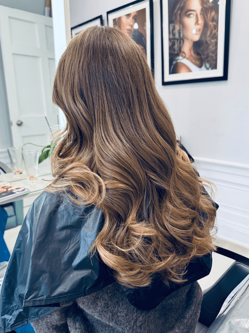 Voluminous curls hair styling