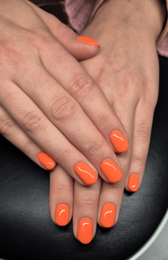 Minimalist nail design at Hello Beauty Salon Charlotte Square Edinburgh